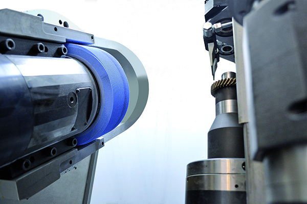 In depth: Eliminating the physical shifting axis on the G 160 Gear Grinding Machine
